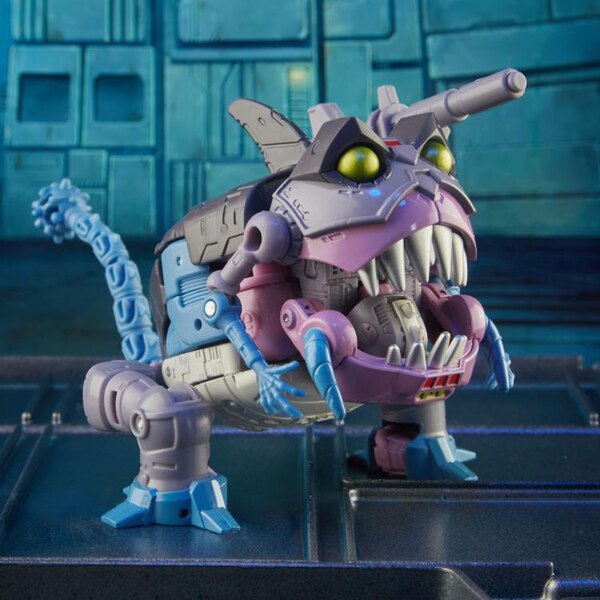 Transformers Generations Studio Series Gnaw Official Images  (2 of 11)